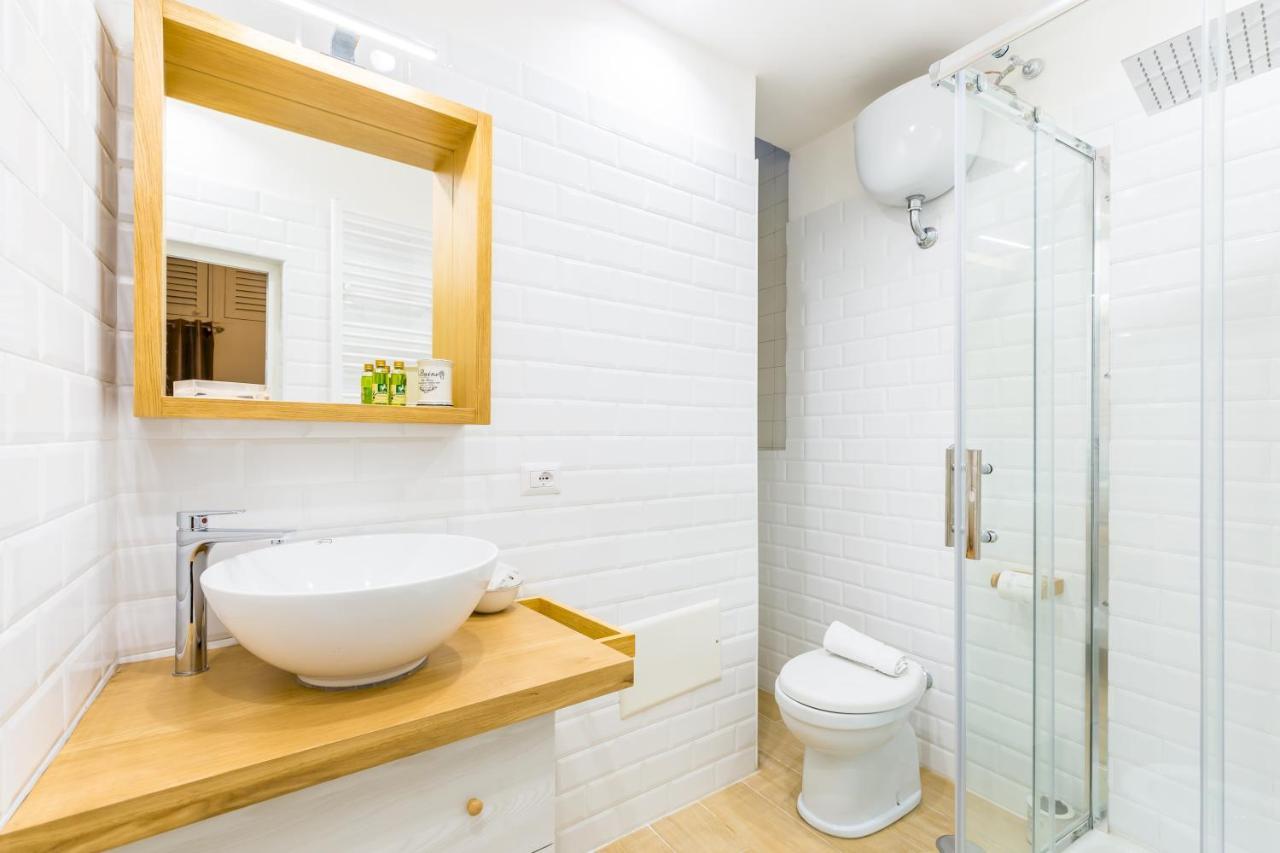 Brancaccio Renewed Apartment By Napoliapartments Esterno foto